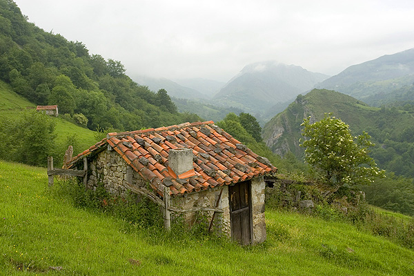 Sierra del Sueve winter cabin
